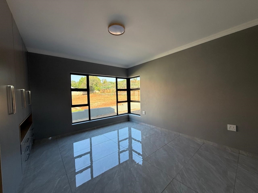 4 Bedroom Property for Sale in Buffelspoort Eco Estate North West